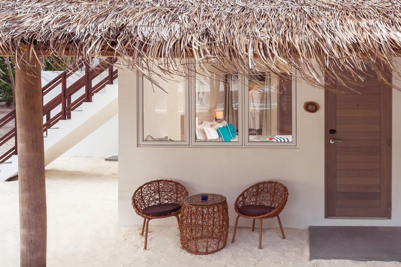 منتجع مالاهيني كودا باندوس هولهومالي المظهر الخارجي الصورة A beach villa at the resort