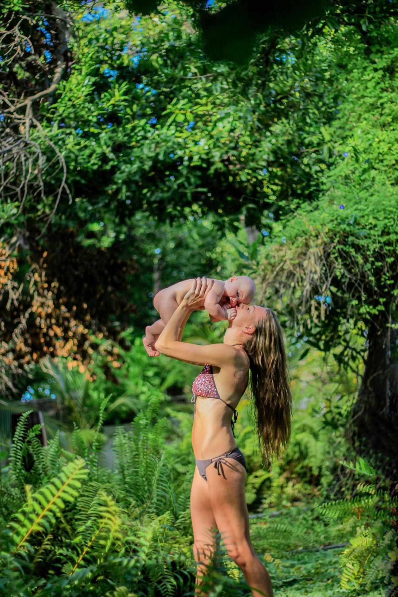 منتجع مالاهيني كودا باندوس هولهومالي المظهر الخارجي الصورة Mother and child